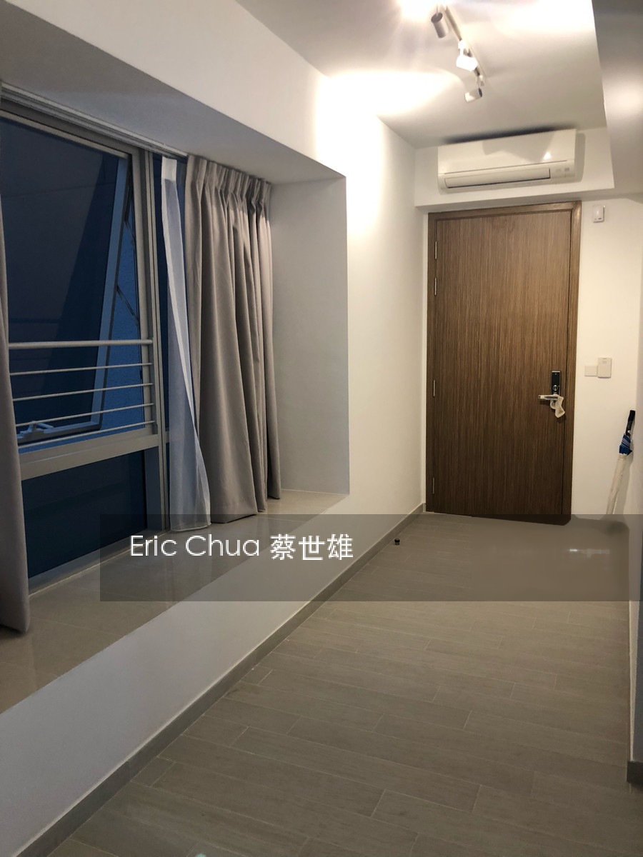 V On Shenton thumbnail photo